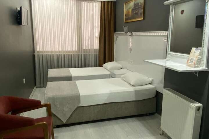 Room 35 of 75