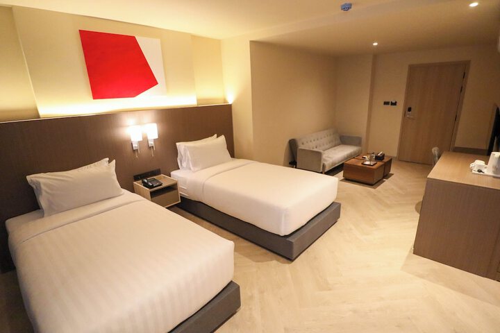 Room 26 of 103