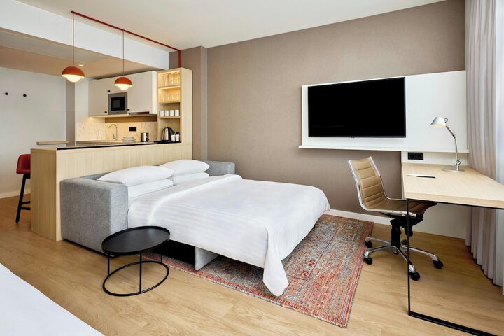 Room 17 of 45
