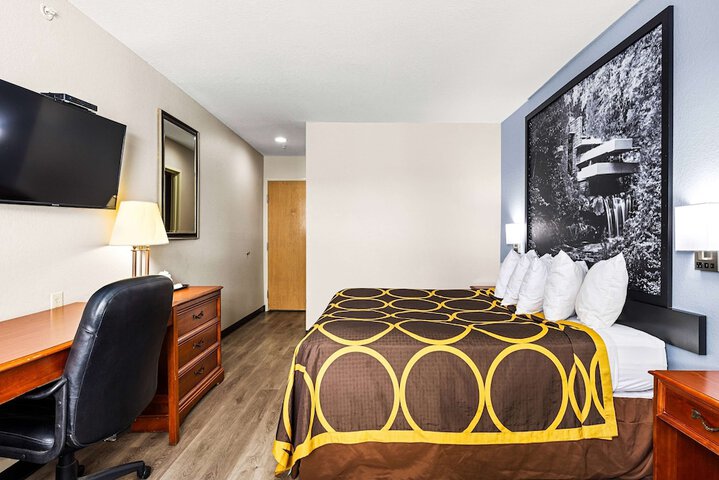 1 King Bed (25 of 35)