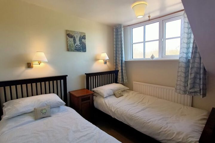 Room 5 of 43