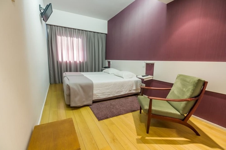 Room 5 of 38