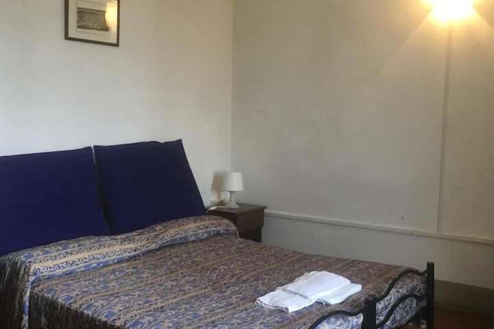 Room 11 of 48