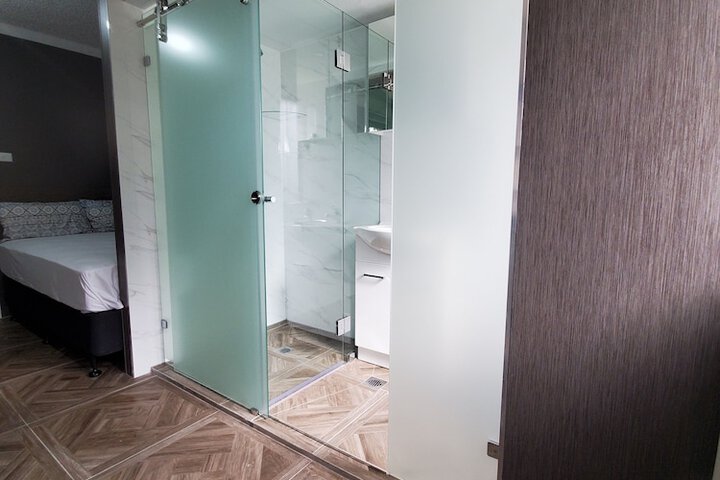 Room 14 of 22