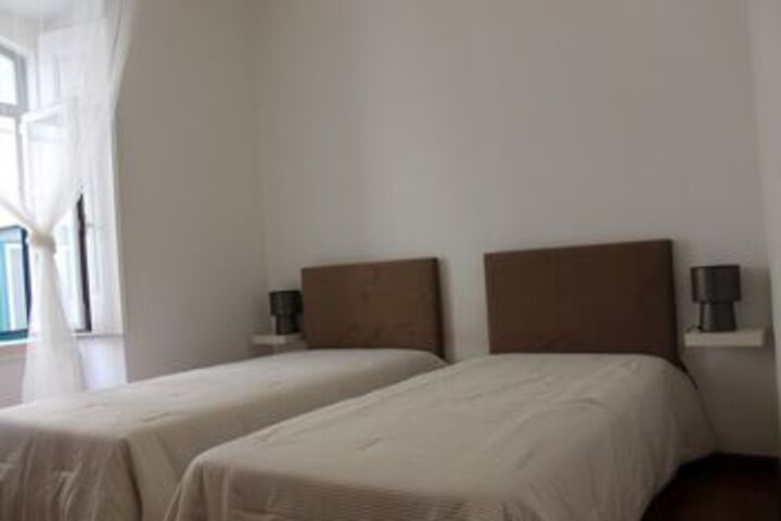 Room 19 of 118