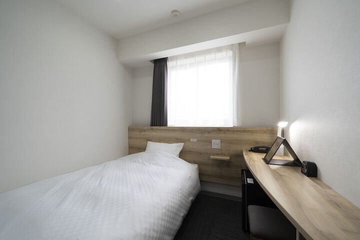 Room 14 of 33