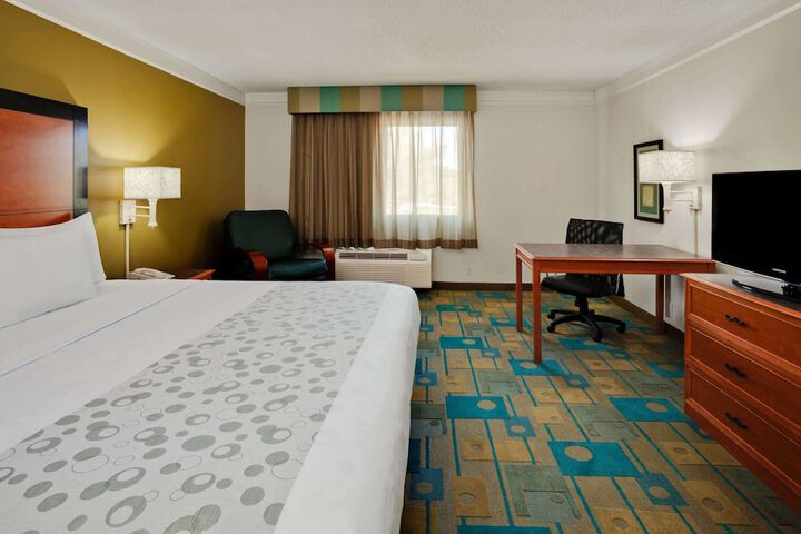 1 King Bed (7 of 19)