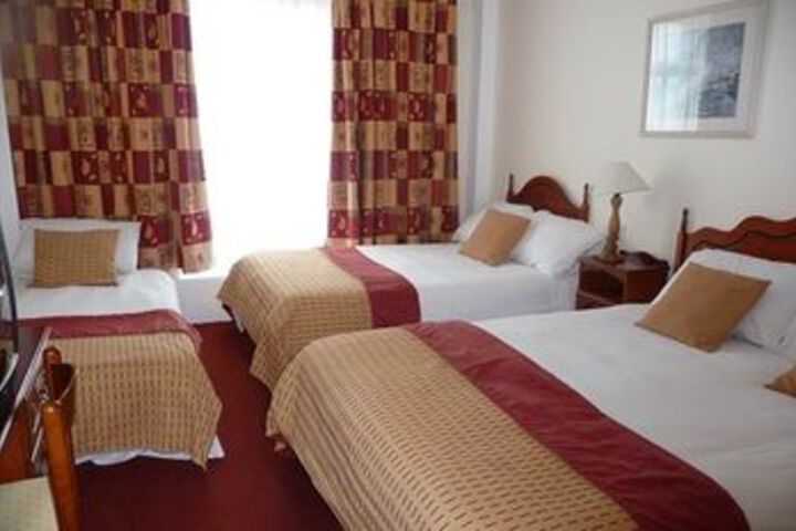 Room 9 of 18