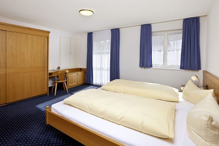 Room 12 of 46