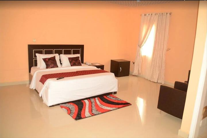 Room 5 of 25