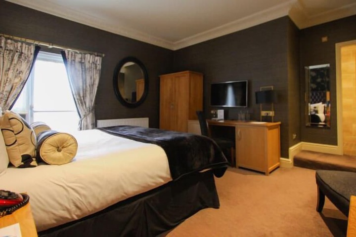 Room 30 of 119