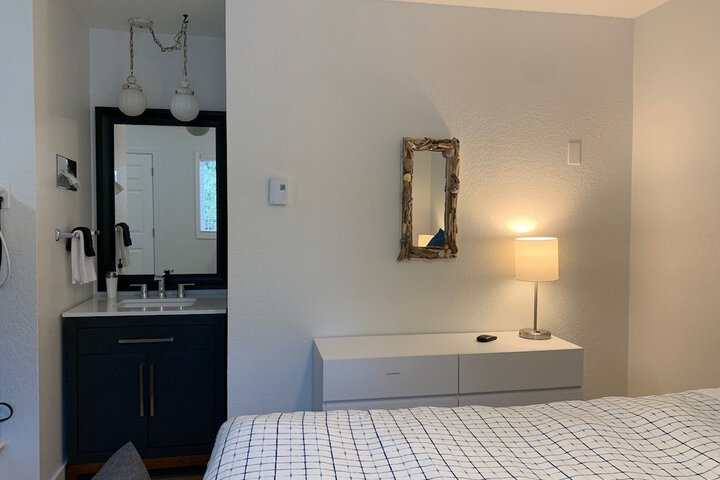Room 6 of 155