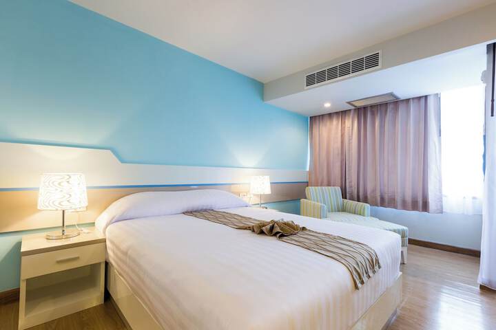 Room 34 of 104
