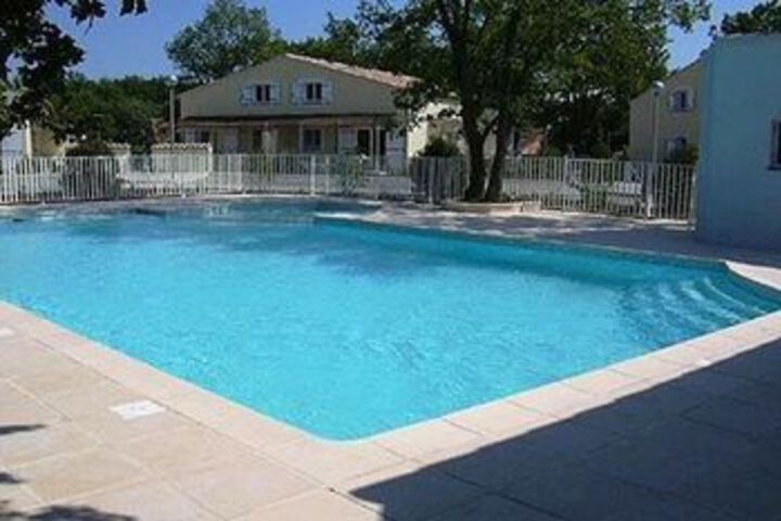 Pool 9 of 14