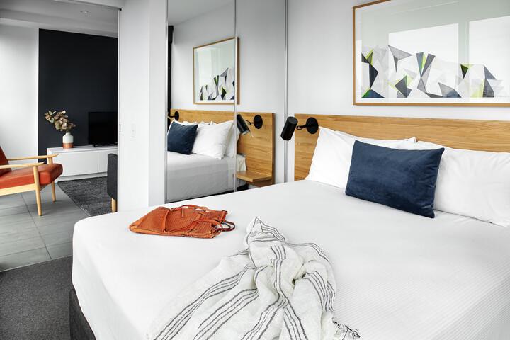 Room 15 of 32