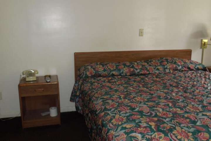 Room 15 of 30
