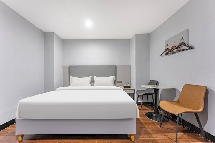 Room 12 of 44