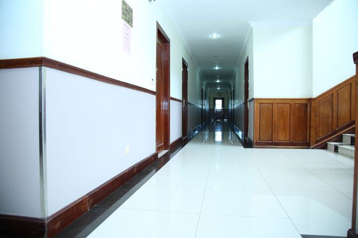 Ballroom/Hall 41 of 61
