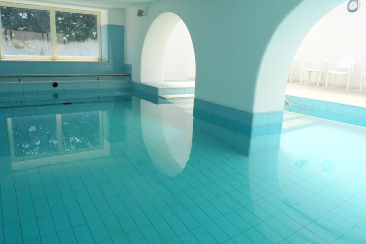 Pool 22 of 33