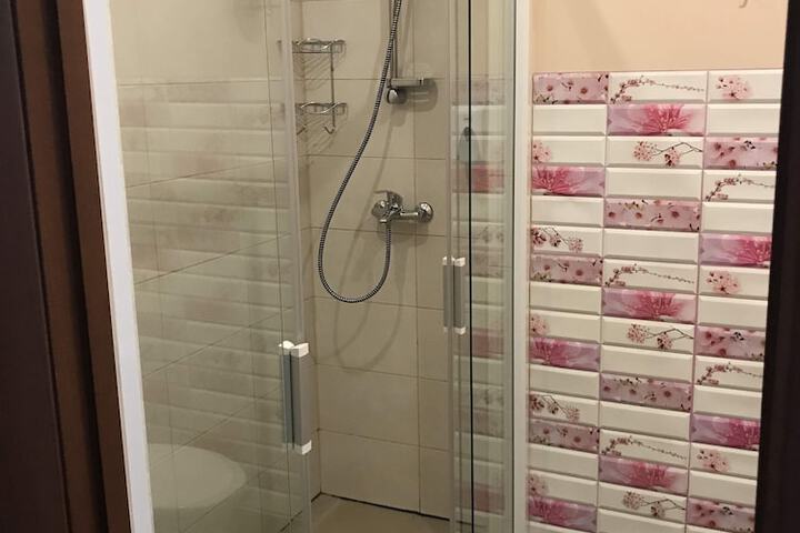 Room 53 of 69