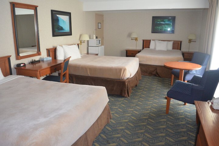 2 Queen Beds Premium (8 of 11)
