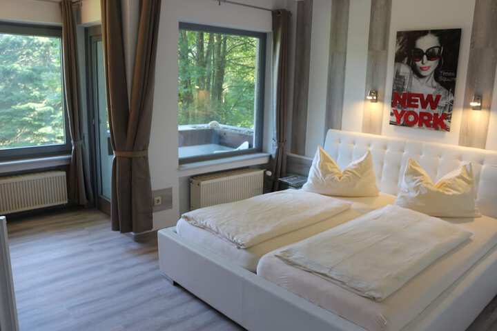Room 15 of 73