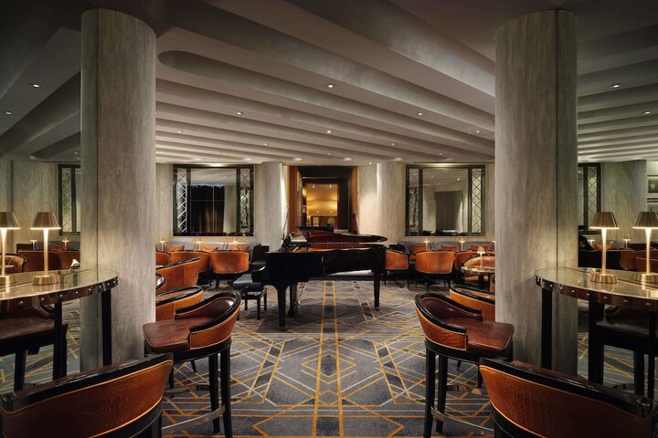 Lounge 159 of 202