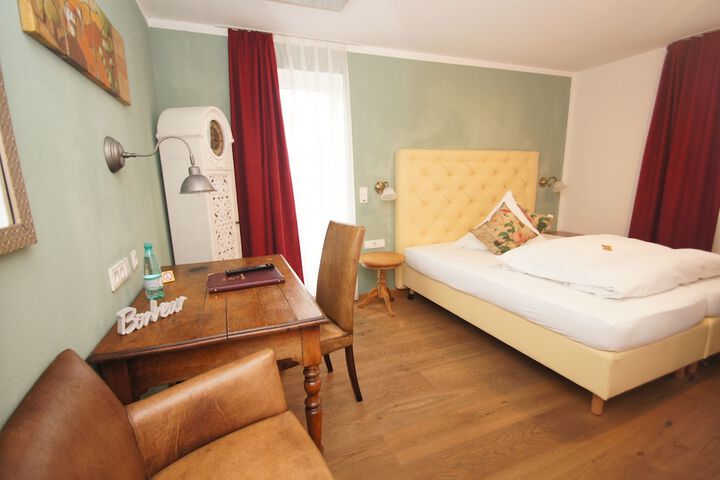 Room 4 of 40