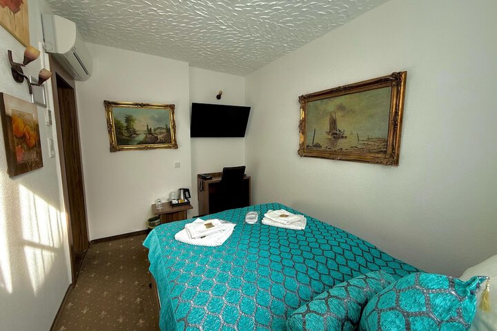 Room 41 of 107