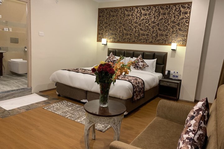 Room 5 of 26