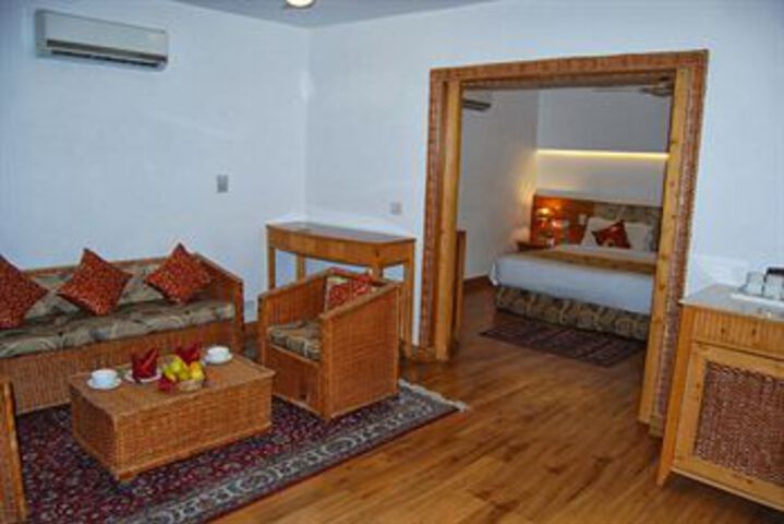 Room 30 of 48