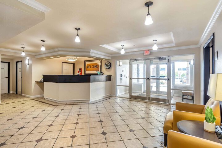 Entrance & Lobby