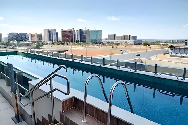 Pool 10 of 29
