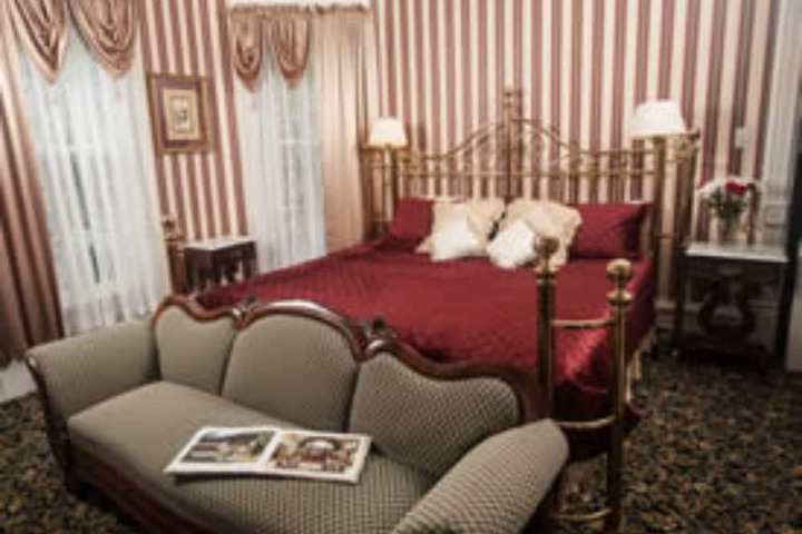 Room 3 of 52