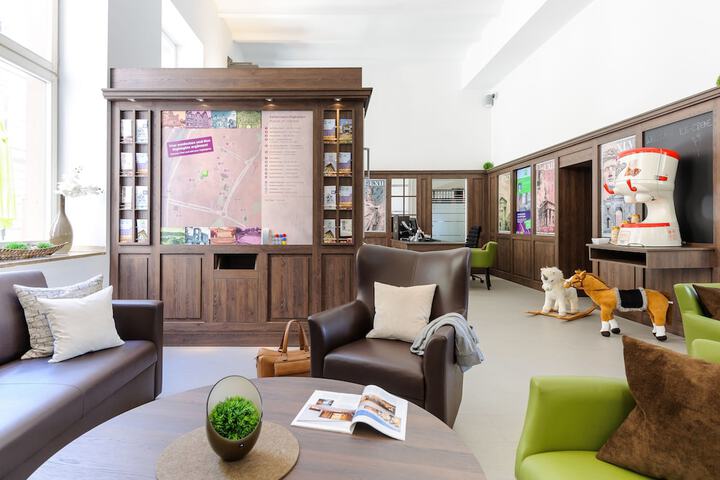 Entrance & Lobby