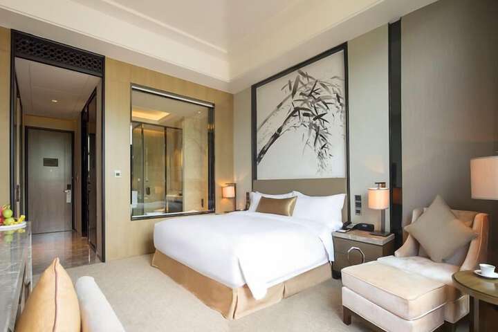 Room 5 of 25