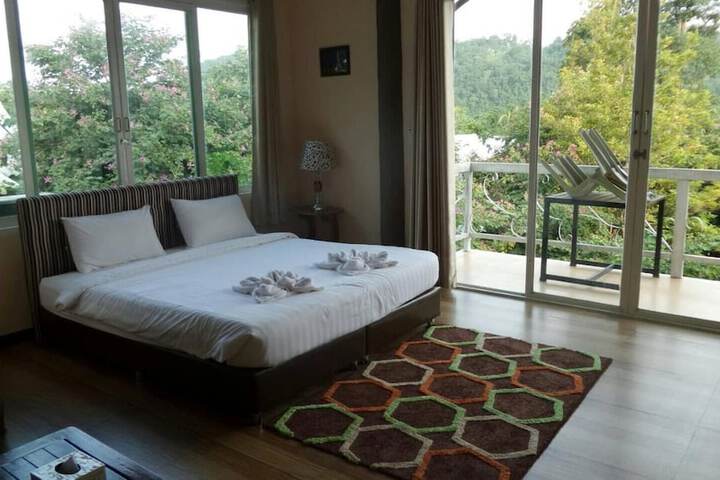 Room 34 of 64