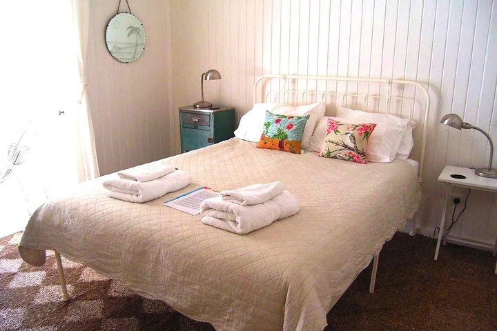 Room 4 of 13