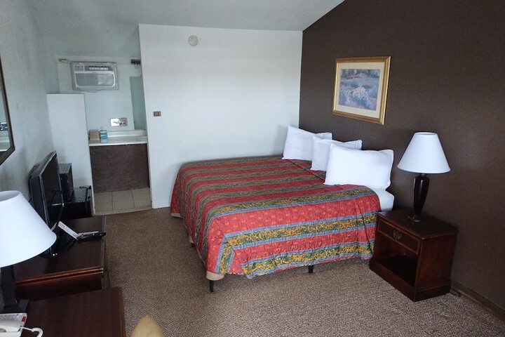 Room 3 of 8