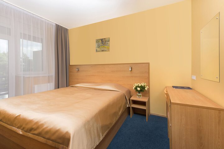 Room 12 of 42