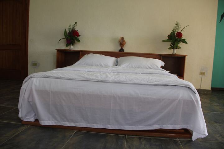 Room 4 of 20
