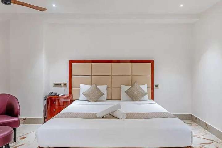 Room 3 of 16