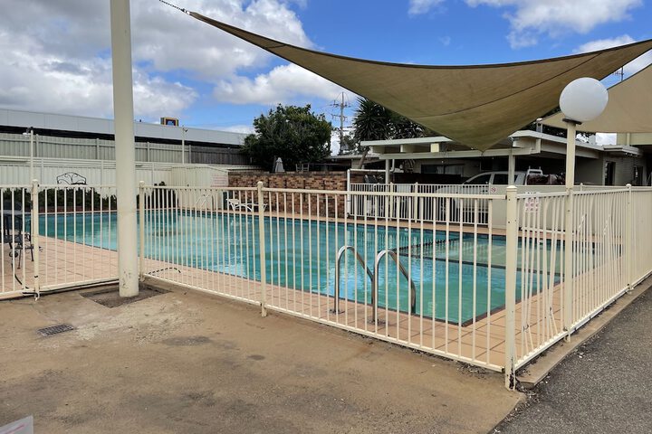 Pool 7 of 16