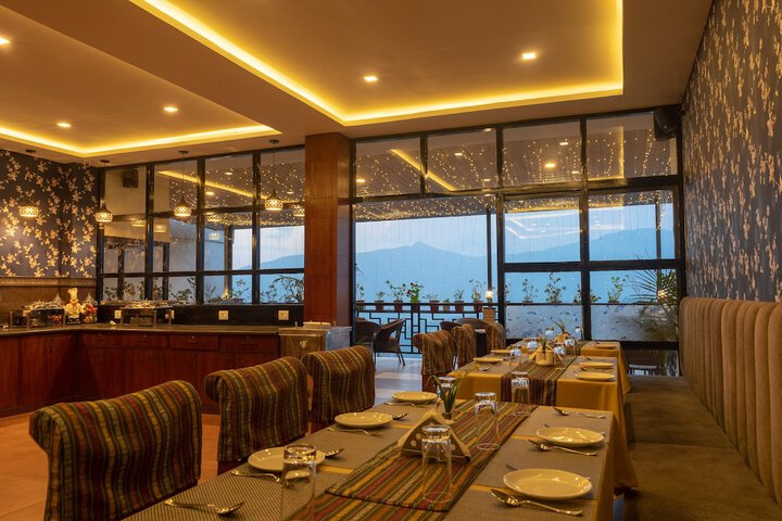 Dining 57 of 73