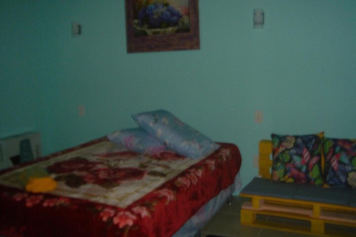 Room 6 of 35