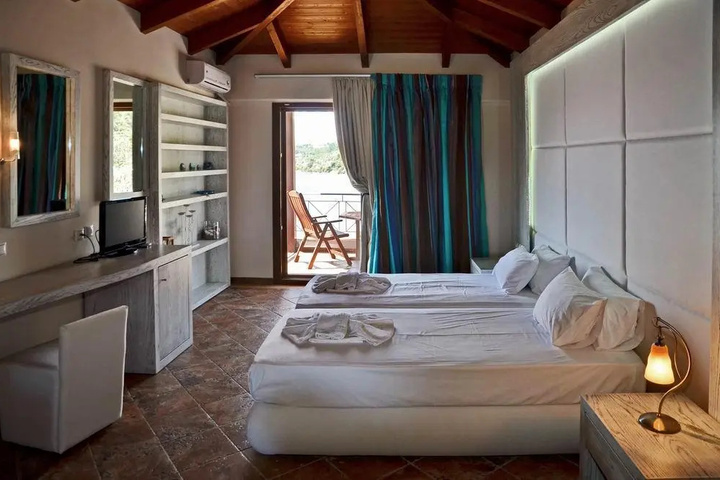 Room 3 of 14