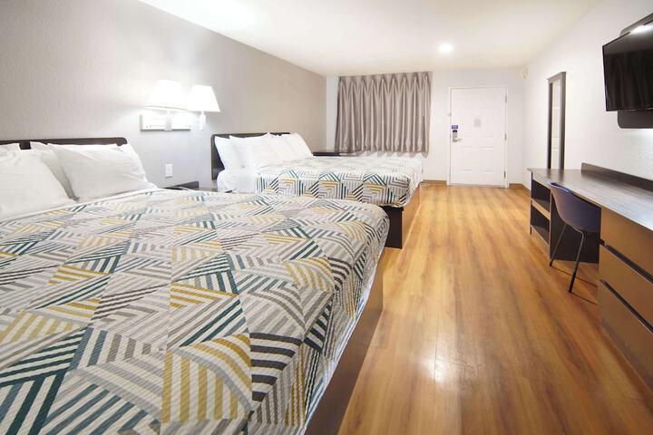 1 King Bed (1 of 8)
