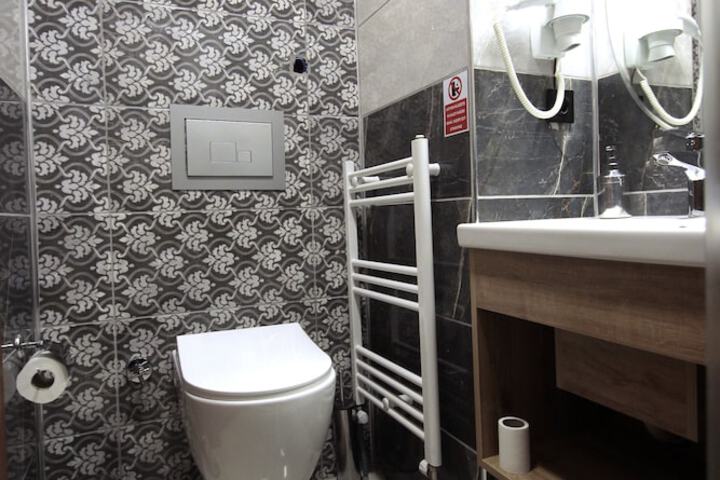 Room 38 of 65