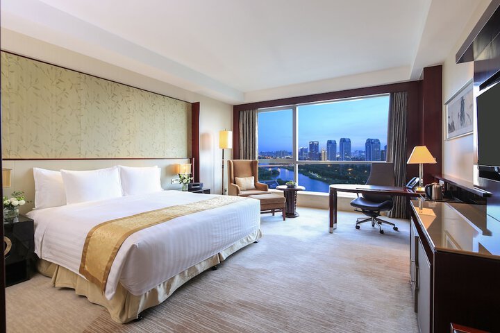 Room 40 of 251