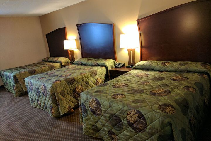 Room 27 of 108